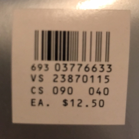 Victoria’s Secret Glamour Sheers White Fishnet Pantyhose - Picture 3 of 3